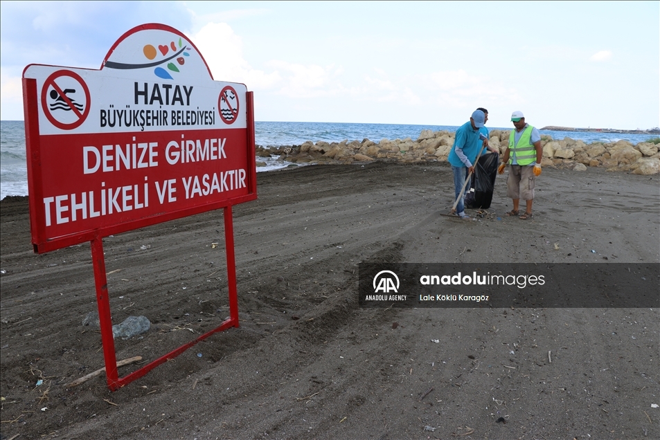 تركيا.. تواصل الجهود لتنظيف تسرب النفط السوري في هطاي