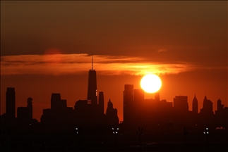 Así fue el amanecer y el atardecer sobre el bajo Manhattan, previo al 20 aniversario de los atentados del 11 de septiembre en Nueva York