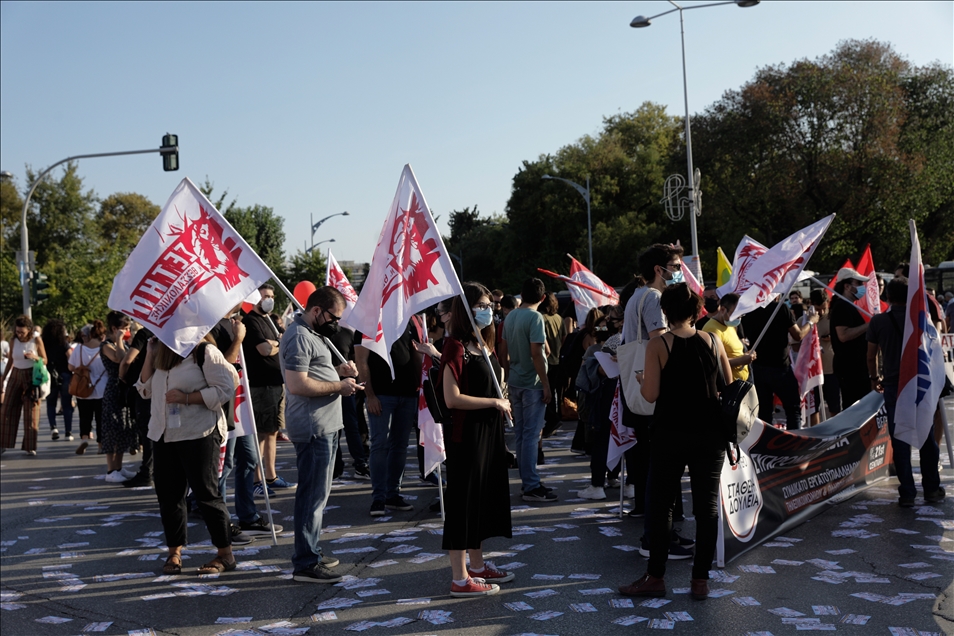 Selanik sokaklarında protestocular polisle çatıştı