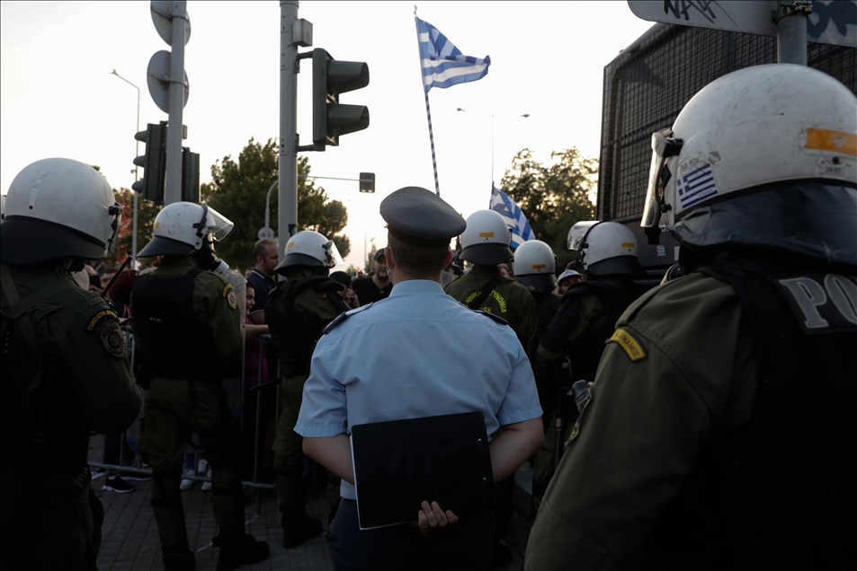 Selanik sokaklarında protestocular polisle çatıştı