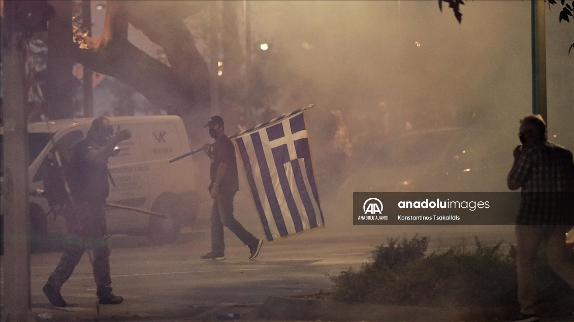 Selanik sokaklarında protestocular polisle çatıştı