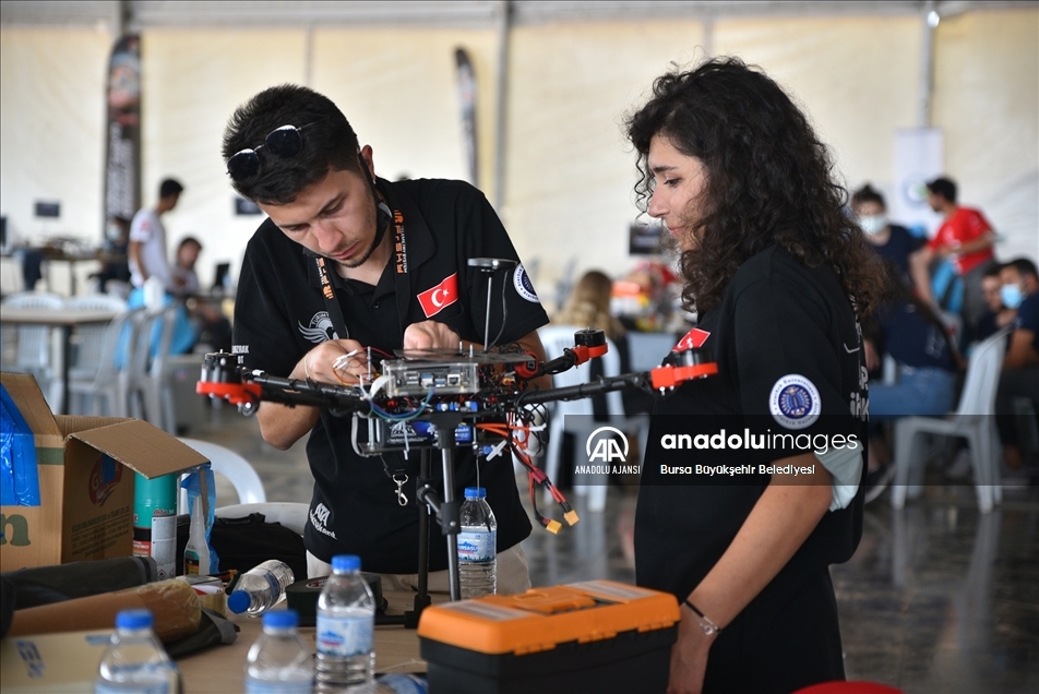 TEKNOFEST'te "Liseler Arası İnsansız Hava Araçları Yarışması" Bursa'da başladı