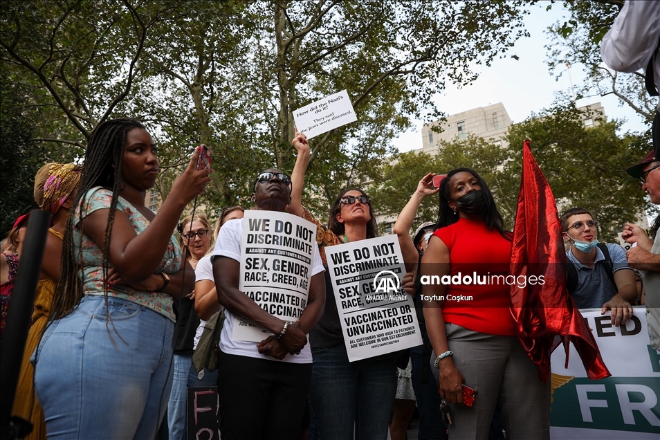 Противники вакцинации провели акцию протеста в США