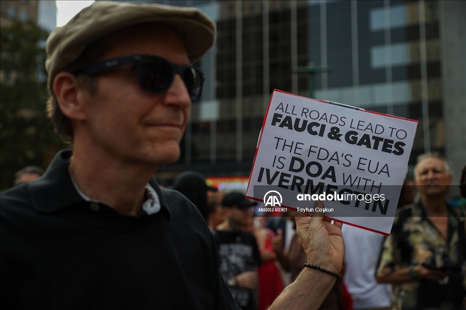 Противники вакцинации провели акцию протеста в США