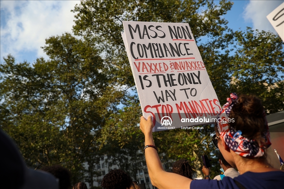 Противники вакцинации провели акцию протеста в США