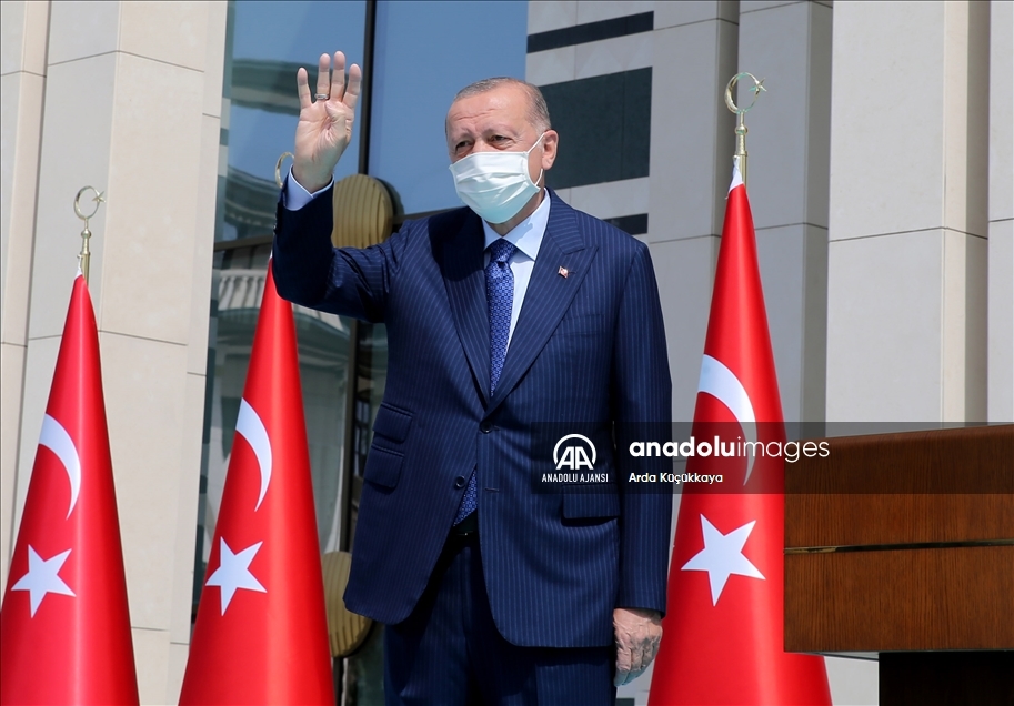 Cumhurbaşkanı Erdoğan, Türk-İş'e bağlı işçilerle bir araya geldi