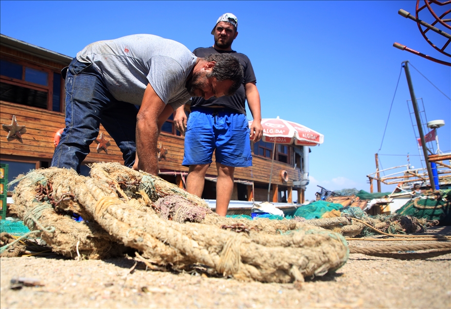 Denizden uzak kalan Mersinli balıkçılar "vira bismillah" demek için hazırlıklarını tamamladı