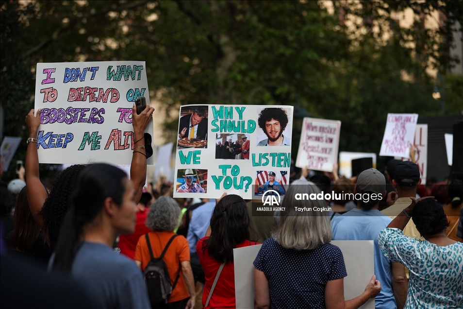 Противники вакцинации провели акцию протеста в США