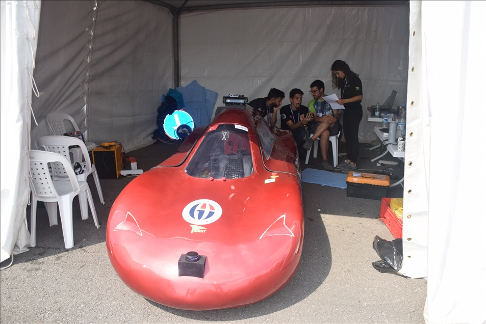 Robotaksi Binek Otonom Araç Yarışması'nda sürücüsüz araçlar piste çıktı 