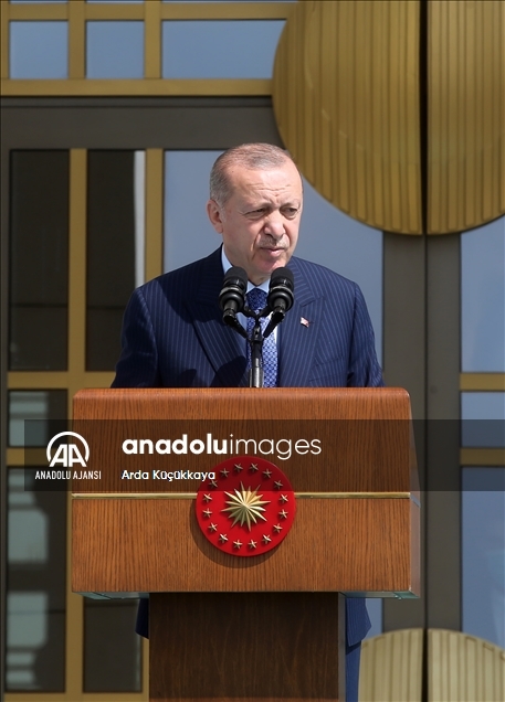 Cumhurbaşkanı Erdoğan, Türk-İş'e bağlı işçilerle bir araya geldi
