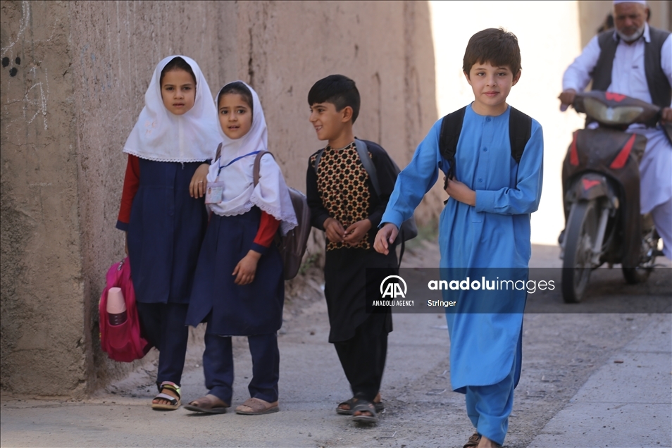 قوتابخانەکانی کچان لە ویلایەتی ھێرات رۆژئاوای ئەفغانستان