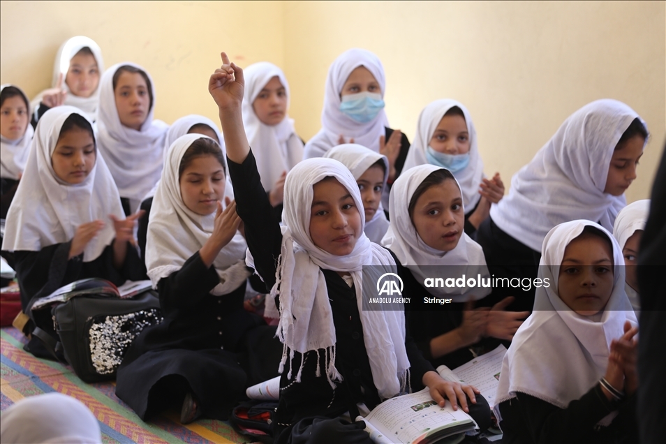 قوتابخانەکانی کچان لە ویلایەتی ھێرات رۆژئاوای ئەفغانستان
