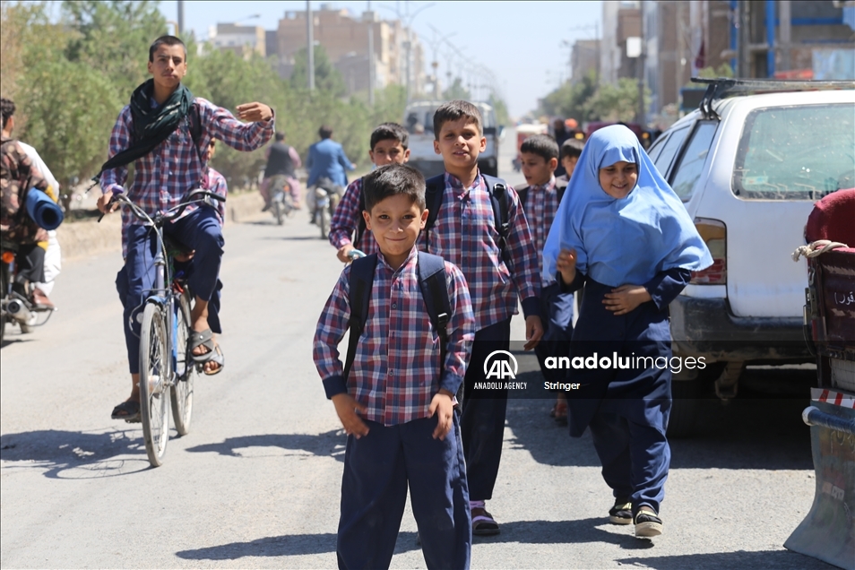 قوتابخانەکانی کچان لە ویلایەتی ھێرات رۆژئاوای ئەفغانستان