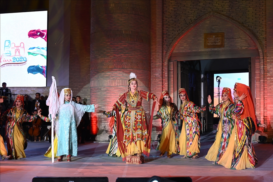 Özbekistan'ın tarihi Hive şehrinde "Türk Dünyası Kültür Başkenti" etkinliği