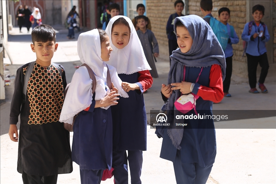 قوتابخانەکانی کچان لە ویلایەتی ھێرات رۆژئاوای ئەفغانستان