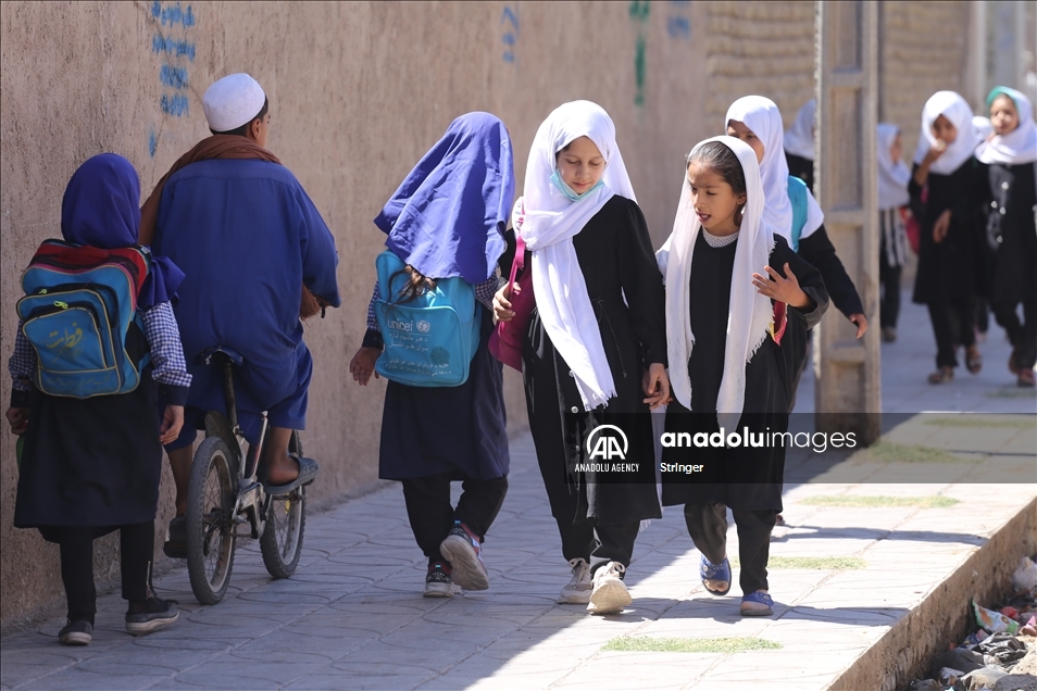 قوتابخانەکانی کچان لە ویلایەتی ھێرات رۆژئاوای ئەفغانستان