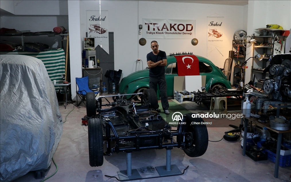 Edirne'de ilaç mümessilinin "klasik otomobil restore hobisi" tutkuya dönüştü