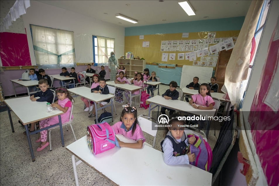 El nuevo año escolar comienza en medio del coronavirus en Túnez