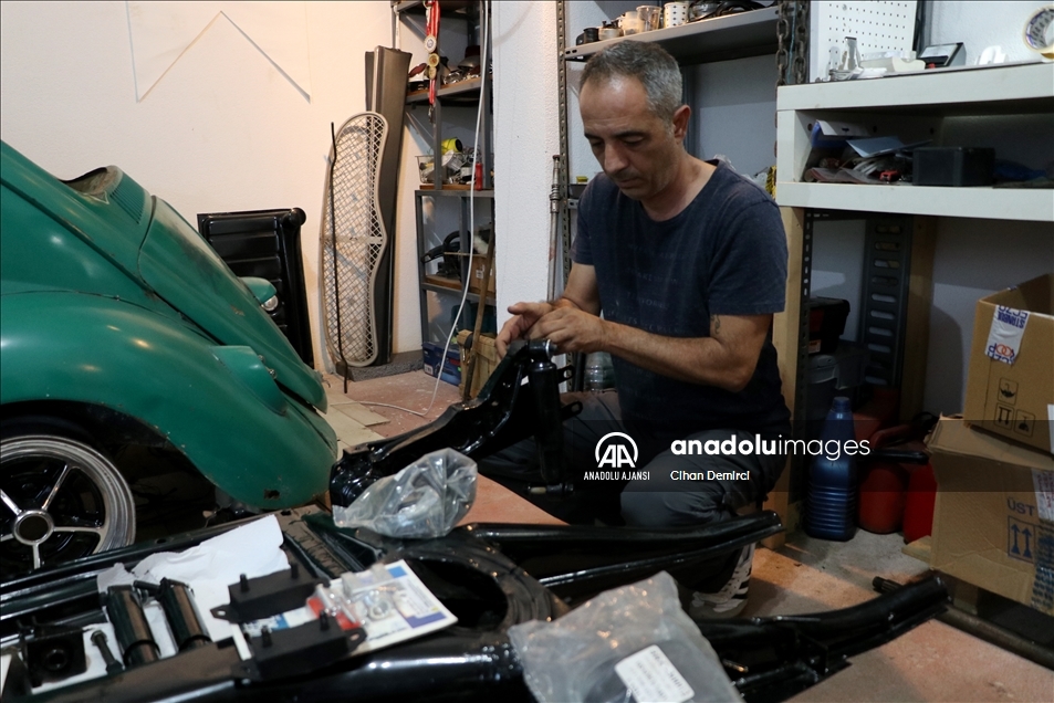 Edirne'de ilaç mümessilinin "klasik otomobil restore hobisi" tutkuya dönüştü