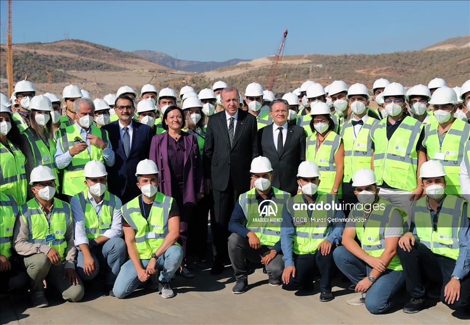 أردوغان يتفقد أعمال بناء محطة "آق قويو" للطاقة النووية