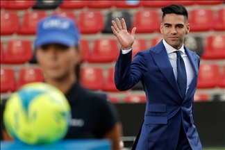 El Rayo Vallecano presenta al colombiano Radamel Falcao como nuevo jugador de los franjirrojos en España