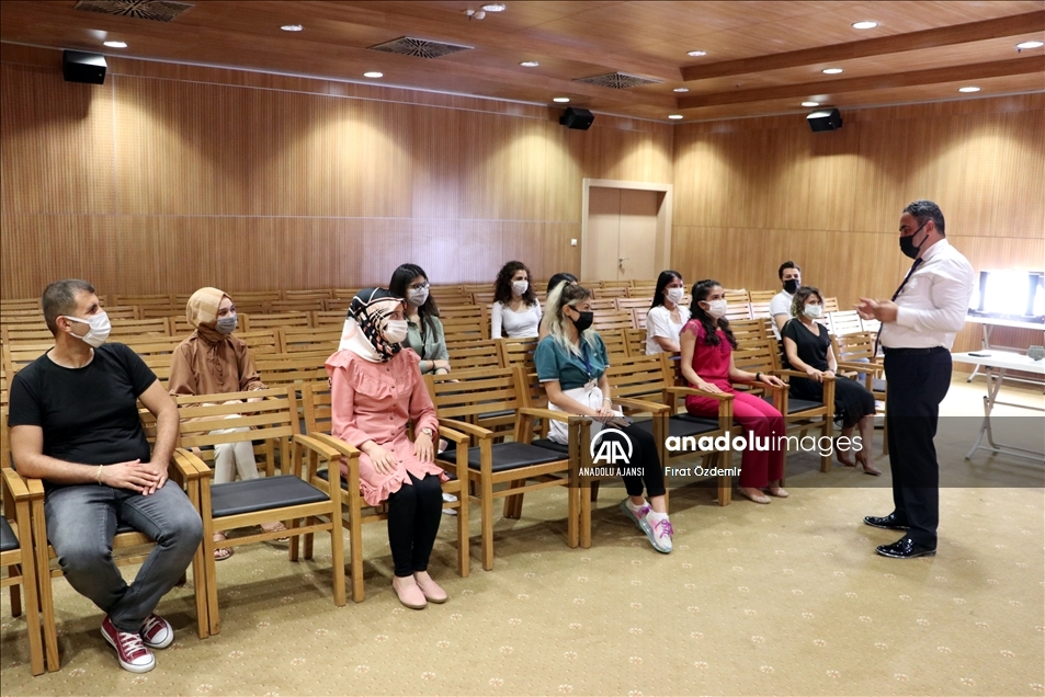 Zeugma Mozaik Müzesi'nin "gönüllü gençleri"ne tarihi ortamda müzecilik deneyimi