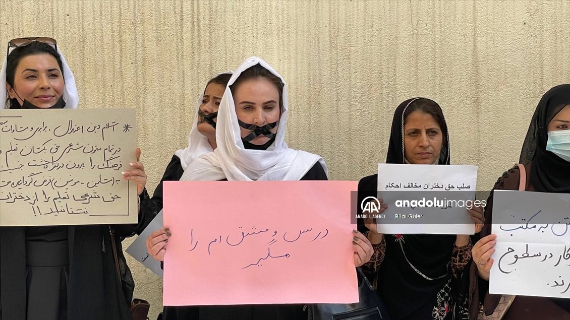 أفغانستان.. احتجاج نسائي "صامت" للمطالبة بحق التعليم والعمل