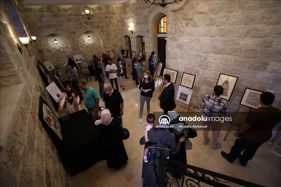 Filistinli sanatçıların Kudüs konulu seramik çalışmalarının yer aldığı sergi Doğu Kudüs'te ziyarete açıldı