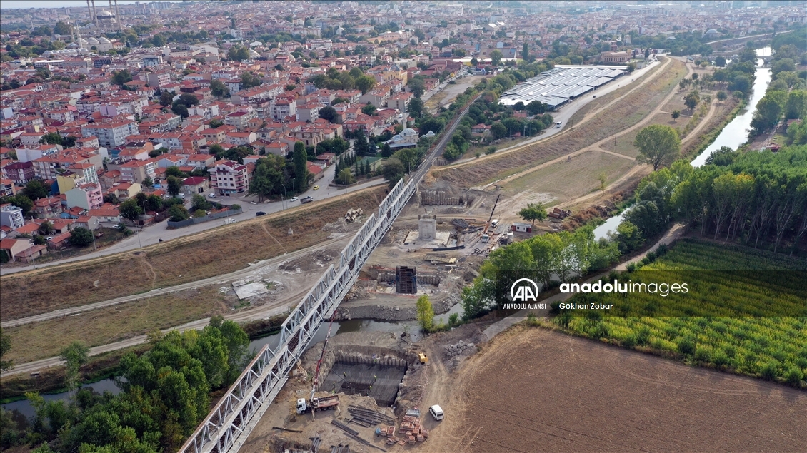 Halkalı-Kapıkule Demir Yolu Projesi'nin Edirne'deki viyadük çalışmaları sürüyor