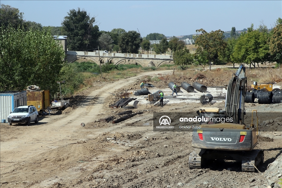 Halkalı-Kapıkule Demir Yolu Projesi'nin Edirne'deki viyadük çalışmaları sürüyor