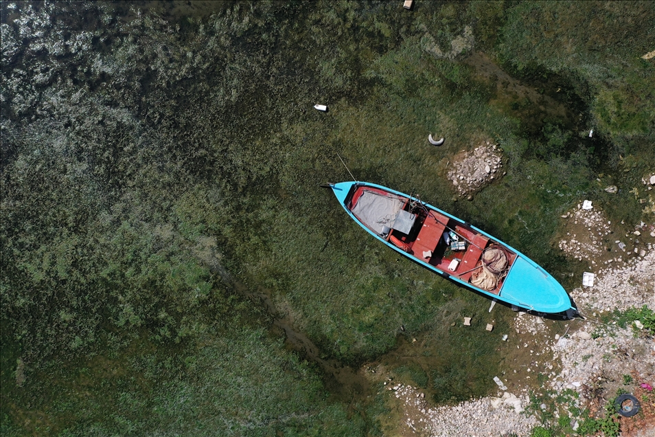 İznik Gölü'nün bazı bölümlerinde su kıyıdan 30 metre çekildi