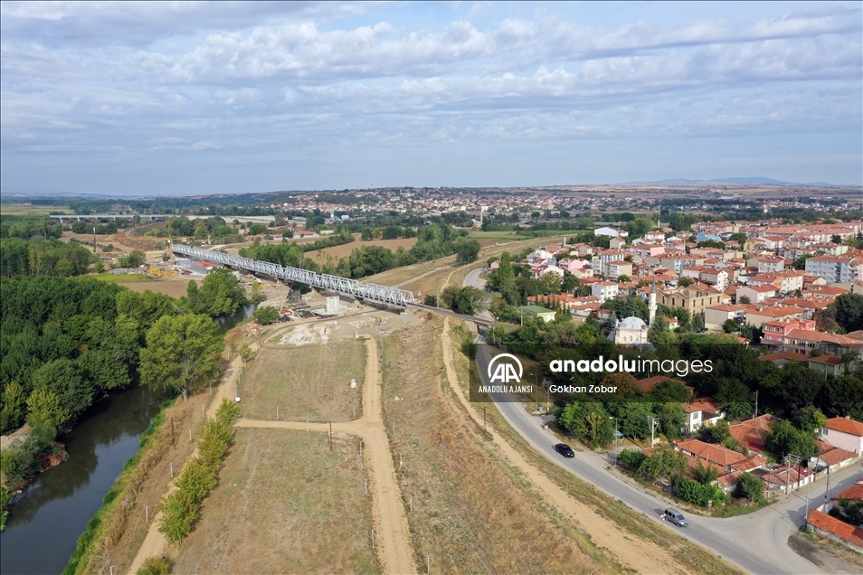 Halkalı-Kapıkule Demir Yolu Projesi'nin Edirne'deki viyadük çalışmaları sürüyor