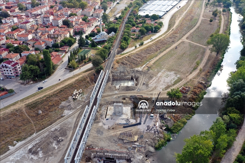 Halkalı-Kapıkule Demir Yolu Projesi'nin Edirne'deki viyadük çalışmaları sürüyor