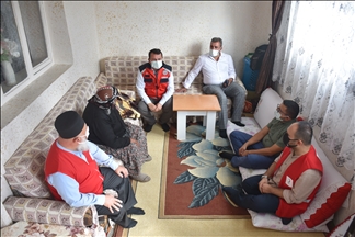 Ekîbên tenduristiyê li Qersê seba aşîkirinê mal bi mal digerin