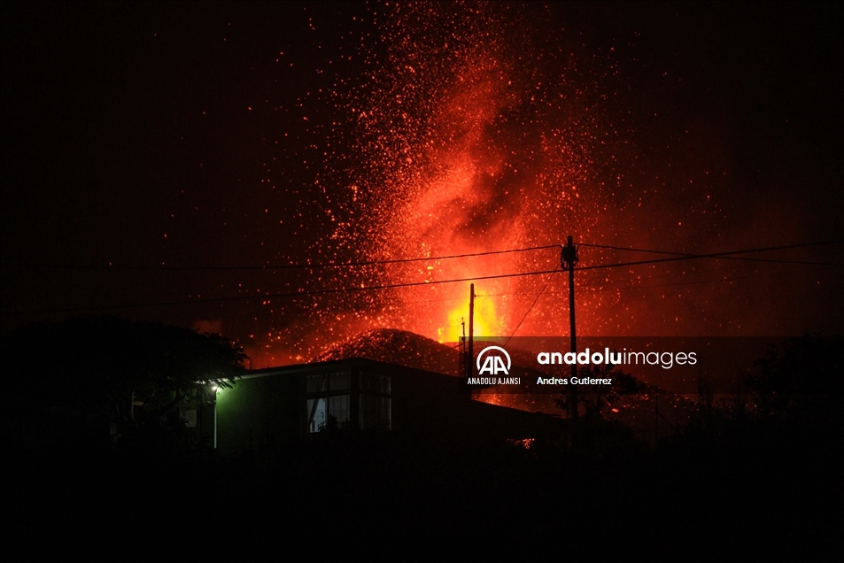 Kanarya Adaları'nda aktif hale gelen yanardağda patlamaların şiddeti arttı