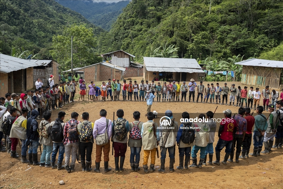 Kolombiya’nın Risaralda bölgesindeki Embera Chami ve Embera Katio yerlileri