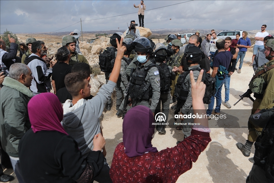إصابة فلسطينيين بهجمات لمستوطنين جنوبي الضفة