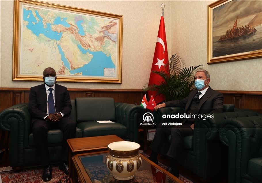 دیدار وزرای دفاع ترکیه و نیجر در آنکارا