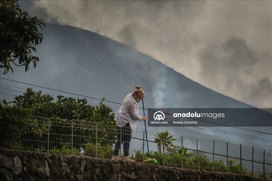 Kanarya Adaları'nda yüzlerce evi lav altında bırakan yanardağdaki şiddetli patlamalar sürüyor