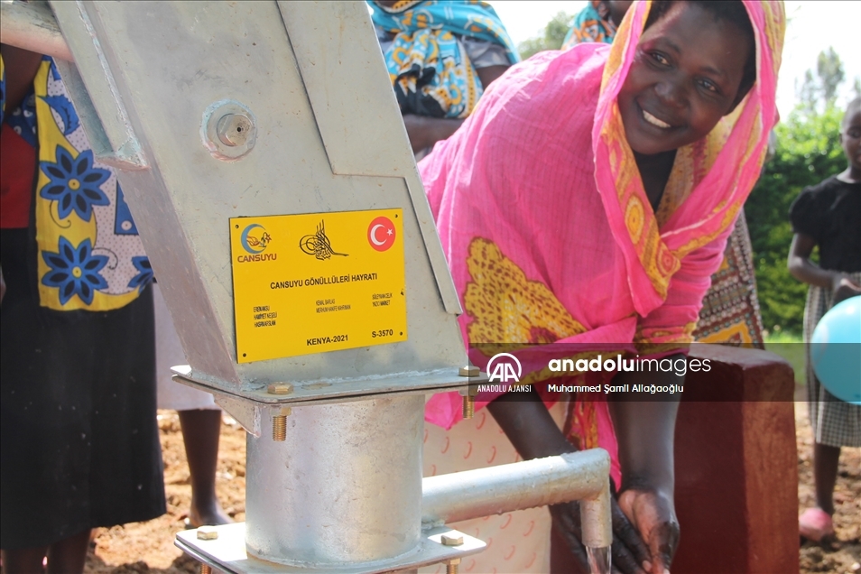 Türkiye'deki hayırseverlerin bağışlarıyla Kenya'da 20 su kuyusu açıldı