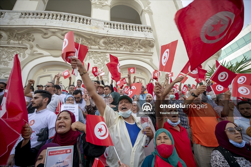 تونس.. وقفة ضد القرارات الاستثنائية لرئيس البلاد