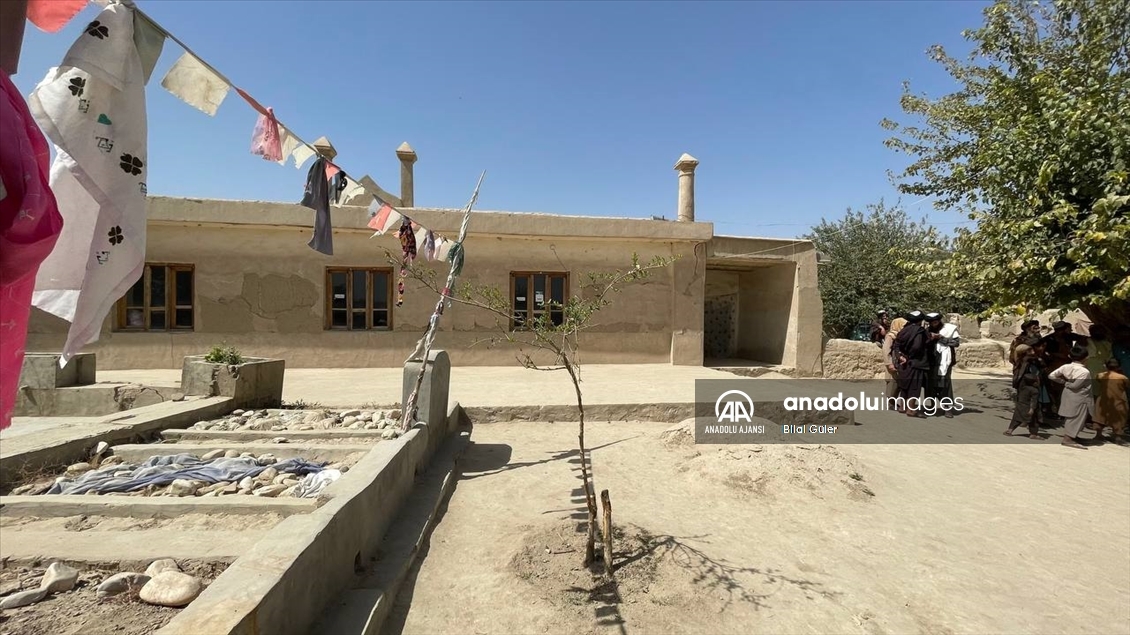 Taliban’ın ortaya çıktığı köyü görüntüledi
