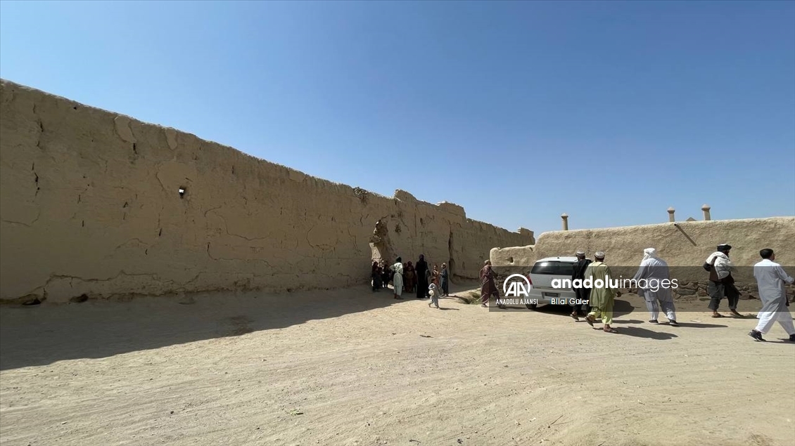 Taliban’ın ortaya çıktığı köyü görüntüledi