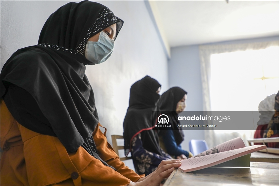Kandahar vilayetindeki okullarda eğitim devam ediyor