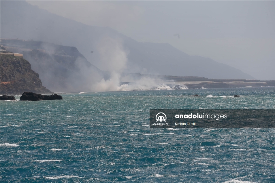 Lava de volcán en la isla de La Palma, en España, llegó al océano