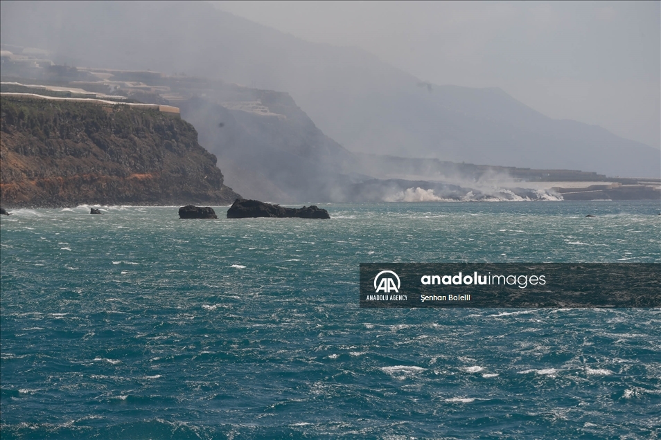 Lava de volcán en la isla de La Palma, en España, llegó al océano