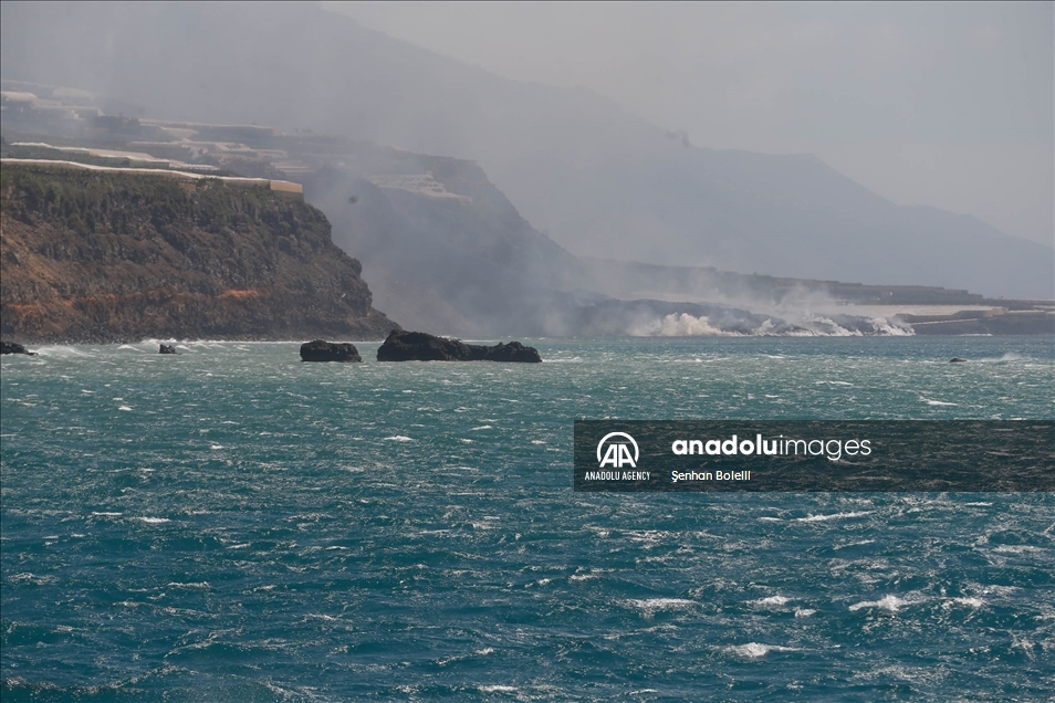 Lava de volcán en la isla de La Palma, en España, llegó al océano