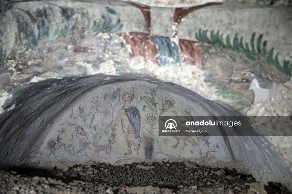 Четиристотини гробници длабени во