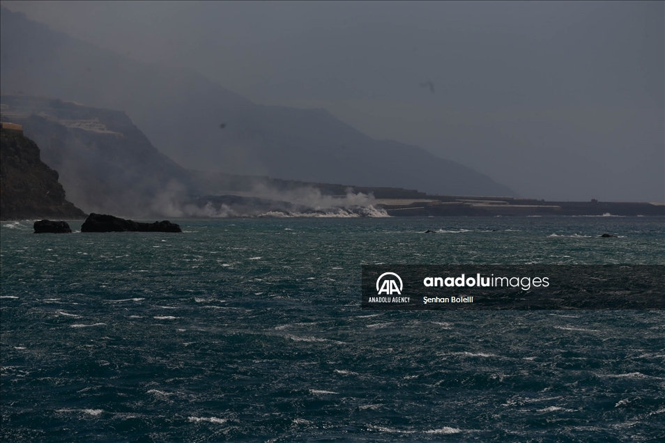 Lava de volcán en la isla de La Palma, en España, llegó al océano