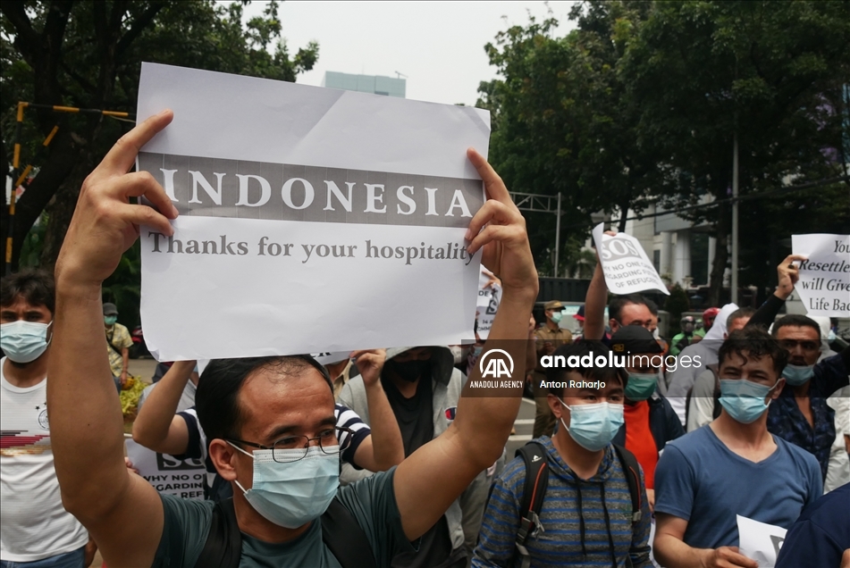 Pengungsi Afghanistan gelar aksi di depan gedung UNHCR